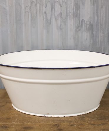 Enamel Oval Tub